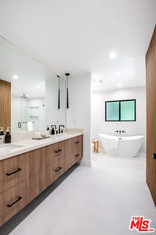 4301 Bergamo Drive, Encino, California 91436