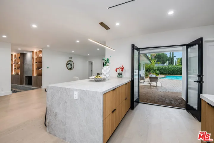 4301 Bergamo Drive, Encino, California 91436