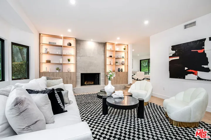 4301 Bergamo Drive, Encino, California 91436