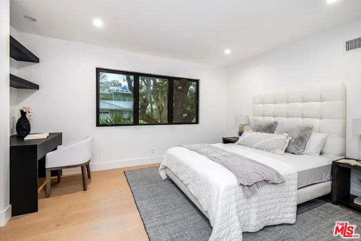 4301 Bergamo Drive, Encino, California 91436