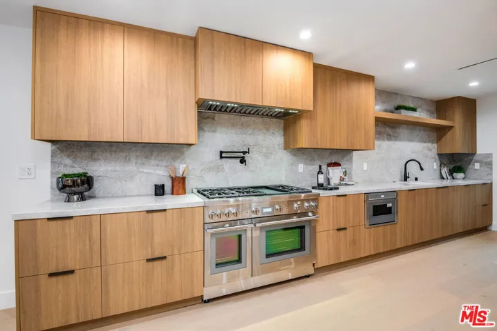 4301 Bergamo Drive, Encino, California 91436