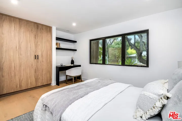 4301 Bergamo Drive, Encino, California 91436
