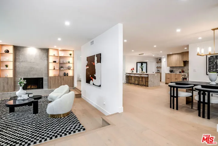 4301 Bergamo Drive, Encino, California 91436
