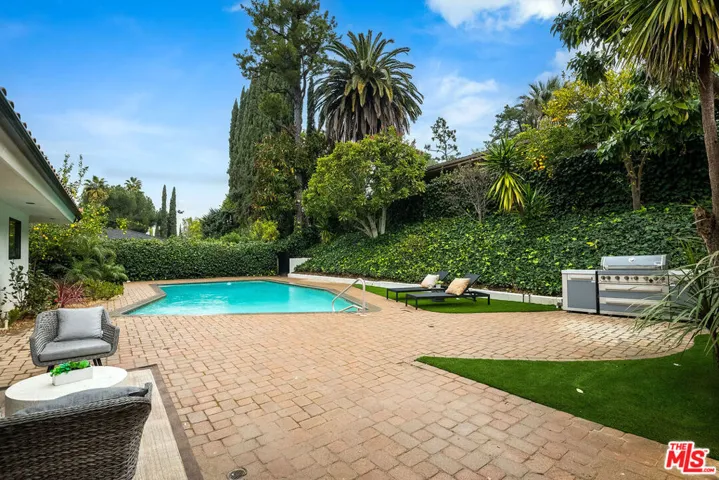 4301 Bergamo Drive, Encino, California 91436
