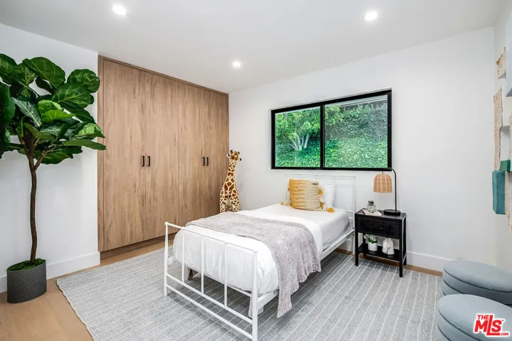 4301 Bergamo Drive, Encino, California 91436