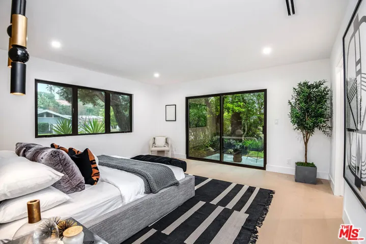 4301 Bergamo Drive, Encino, California 91436