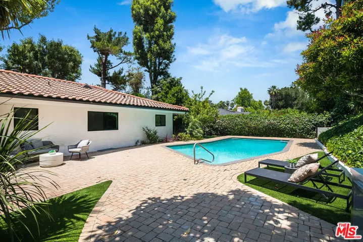 4301 Bergamo Drive, Encino, California 91436
