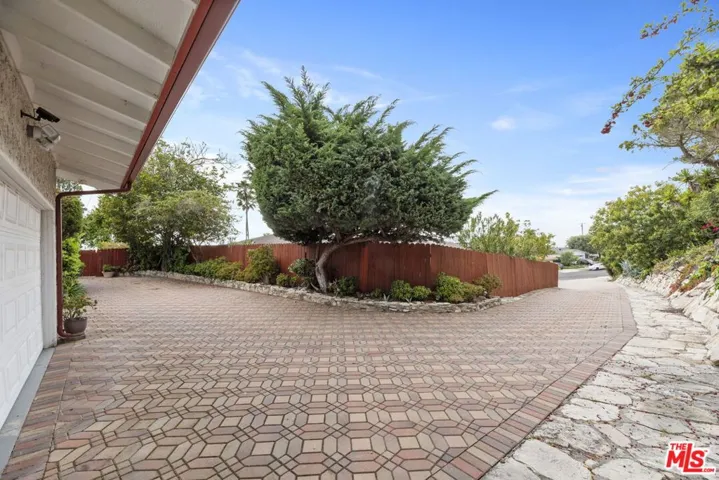 28202 Ambergate Drive, Rancho Palos Verdes, California 90275
