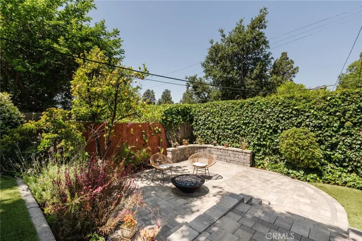 9811 Amanita Avenue, Tujunga, California 91042