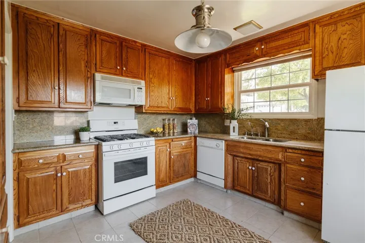 9811 Amanita Avenue, Tujunga, California 91042