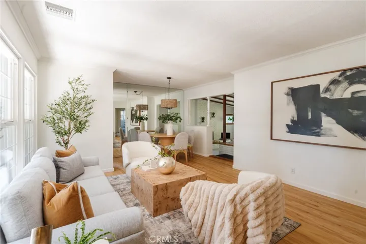 9811 Amanita Avenue, Tujunga, California 91042