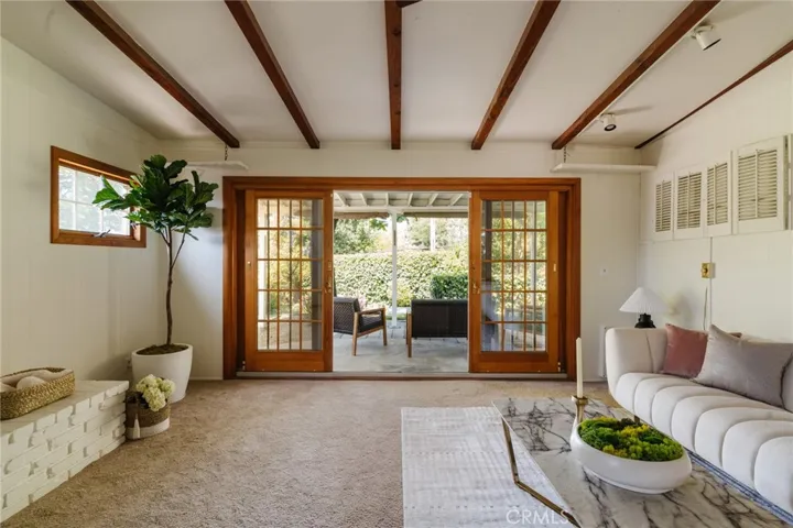 9811 Amanita Avenue, Tujunga, California 91042