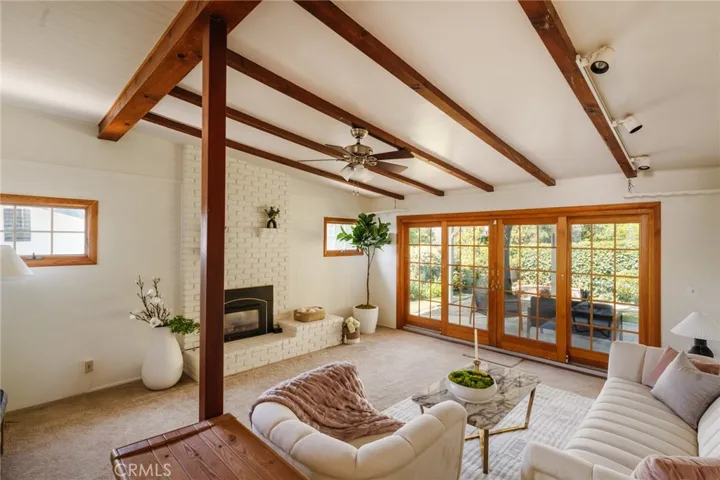 9811 Amanita Avenue, Tujunga, California 91042
