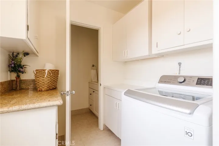 9811 Amanita Avenue, Tujunga, California 91042