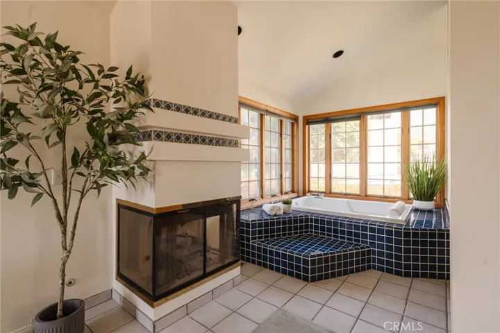 9811 Amanita Avenue, Tujunga, California 91042