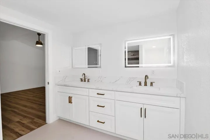 1716 Toyon Gln, Escondido, California 92026