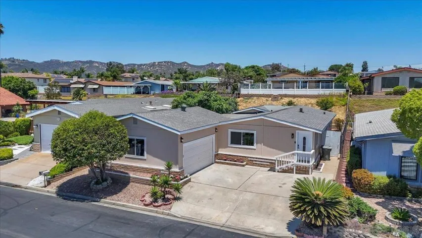 1716 Toyon Gln, Escondido, California 92026