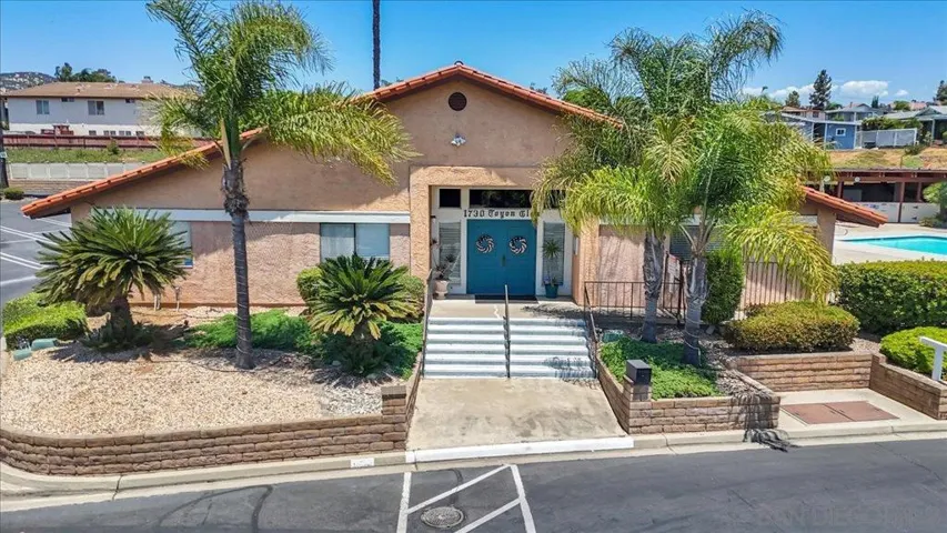 1716 Toyon Gln, Escondido, California 92026
