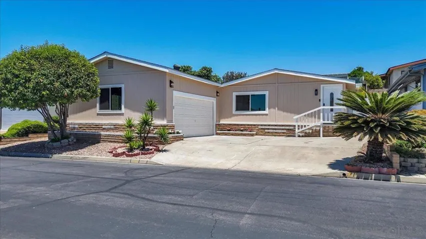 1716 Toyon Gln, Escondido, California 92026