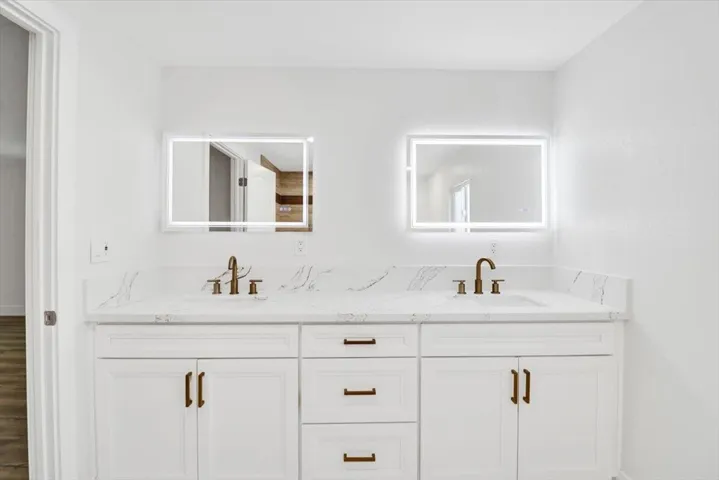 1716 Toyon Gln, Escondido, California 92026