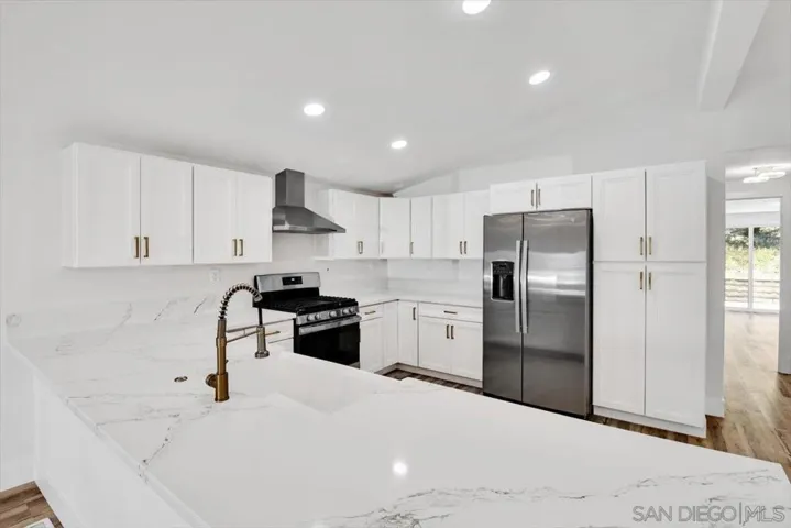 1716 Toyon Gln, Escondido, California 92026