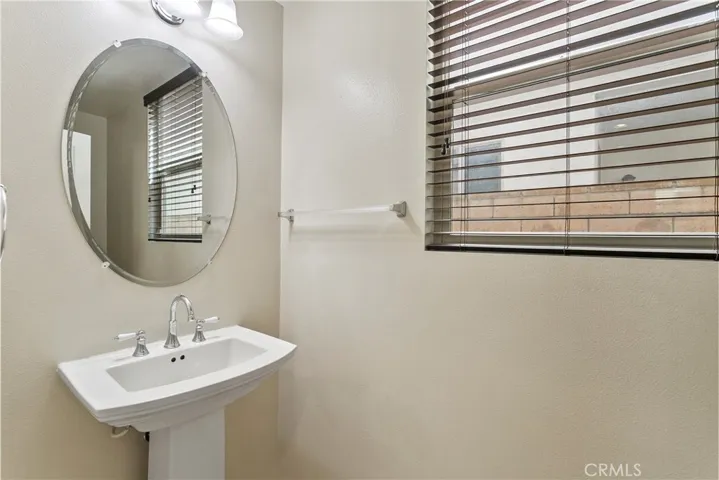 425 Merced Court, Corona, California 92878