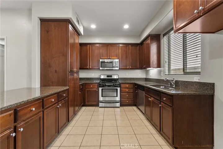 425 Merced Court, Corona, California 92878
