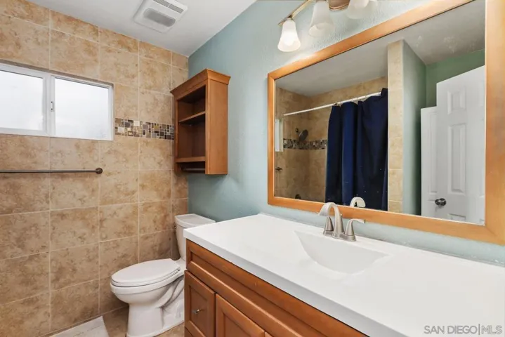 153 Terrace Dr, Vista, California 92084