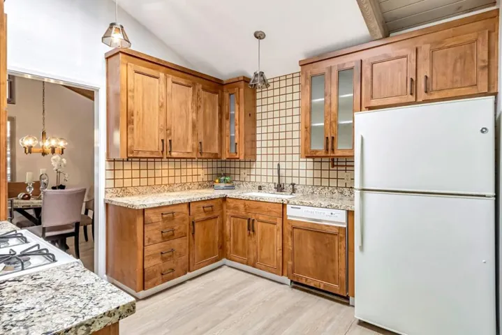 23008 Cricket Hill Road, Cupertino, California 95014
