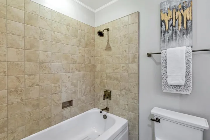 23008 Cricket Hill Road, Cupertino, California 95014