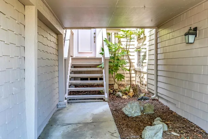 23008 Cricket Hill Road, Cupertino, California 95014