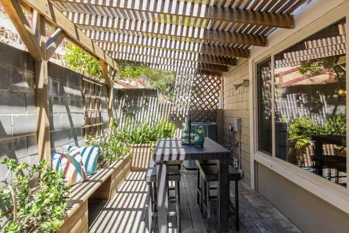 23008 Cricket Hill Road, Cupertino, California 95014