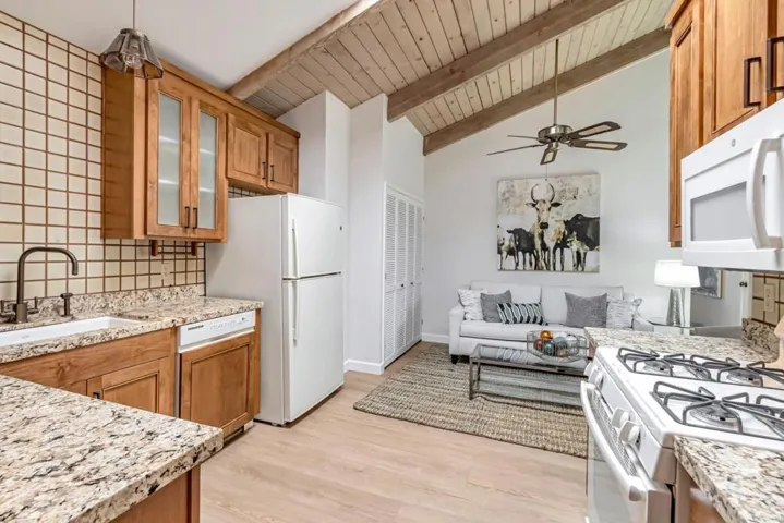 23008 Cricket Hill Road, Cupertino, California 95014