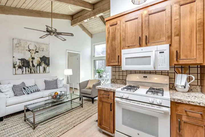 23008 Cricket Hill Road, Cupertino, California 95014