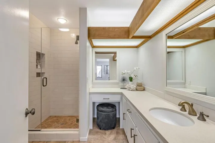 23008 Cricket Hill Road, Cupertino, California 95014