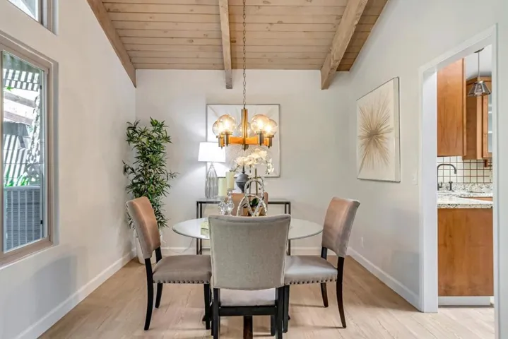 23008 Cricket Hill Road, Cupertino, California 95014