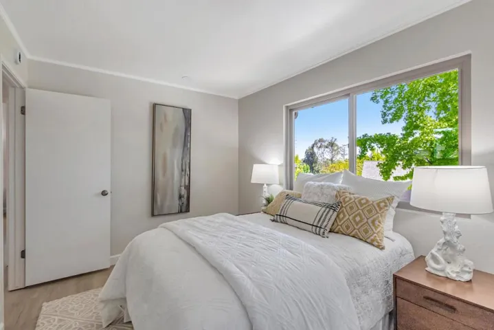 23008 Cricket Hill Road, Cupertino, California 95014