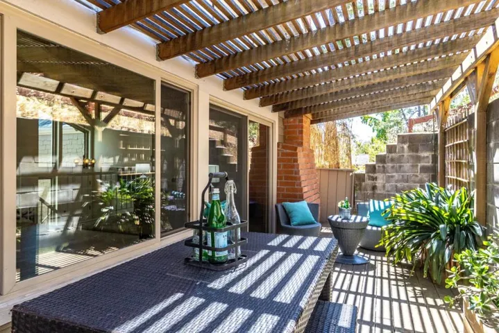 23008 Cricket Hill Road, Cupertino, California 95014