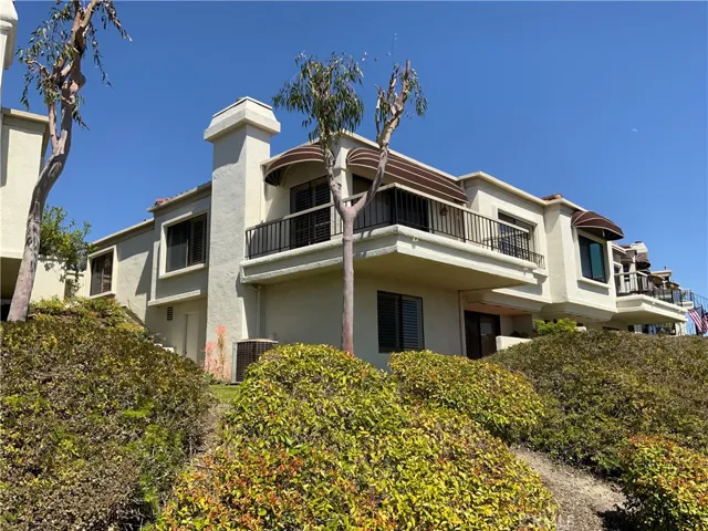 Two-Story Townhouse