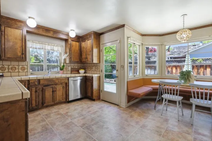 2047 Byron Street, Palo Alto, California 94301
