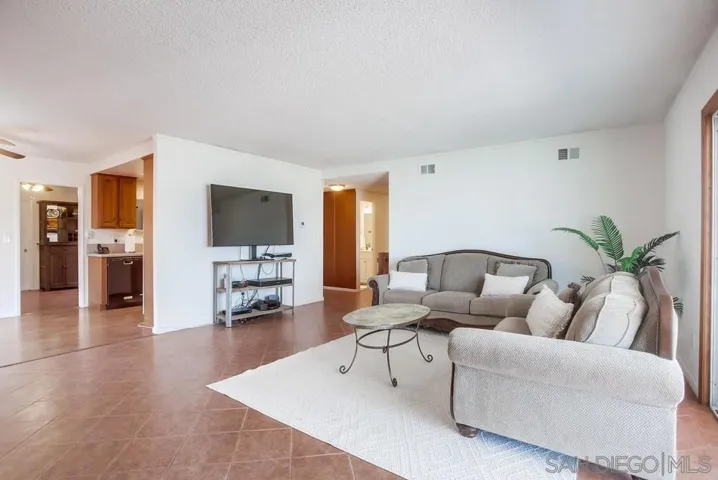 13151 Casa Grande, Lakeside, California 92040