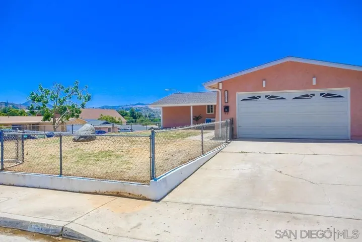 13151 Casa Grande, Lakeside, California 92040