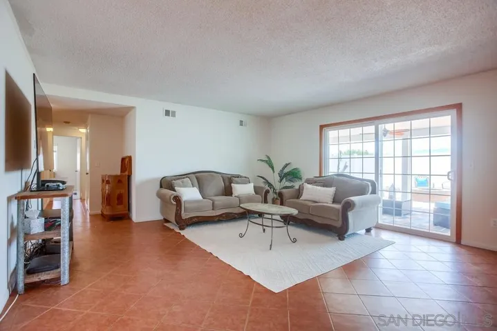 13151 Casa Grande, Lakeside, California 92040