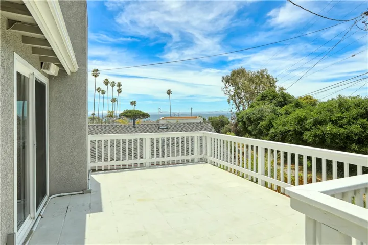 Deck off master and family room