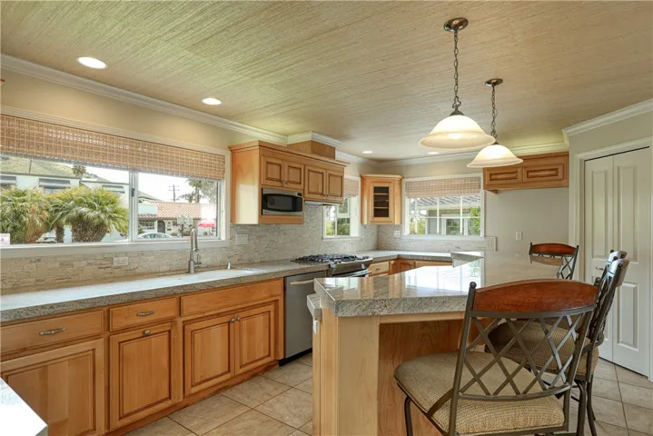 110 Seacliff Drive, Pismo Beach, California 93449