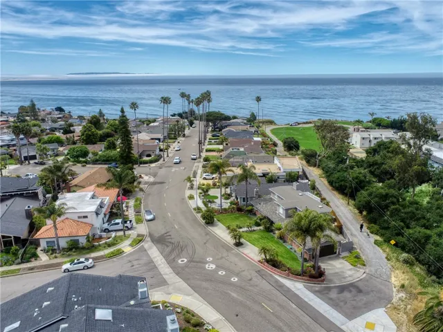 110 Seacliff Drive, Pismo Beach, California 93449