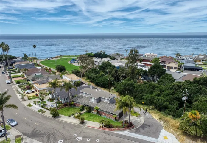 110 Seacliff Drive, Pismo Beach, California 93449