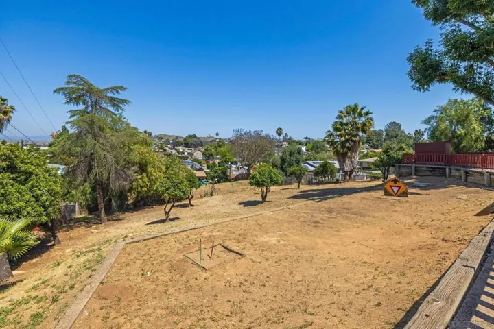 9183 Paradise Park Dr, Lakeside, California 92040