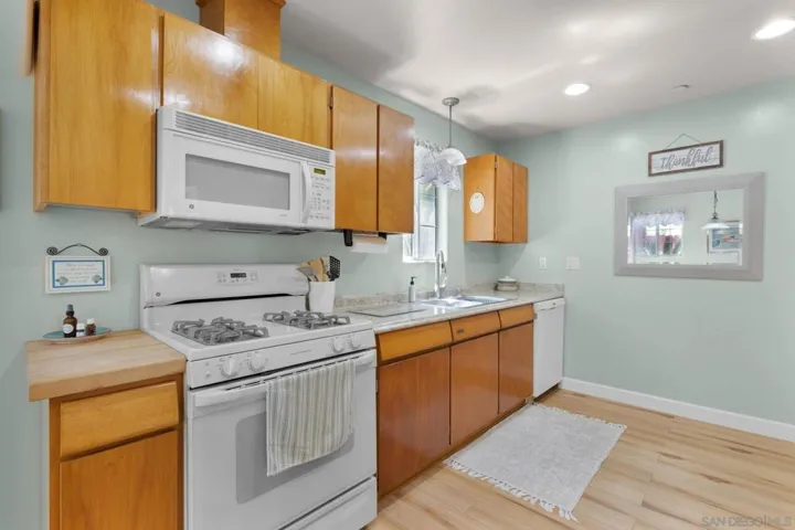 9183 Paradise Park Dr, Lakeside, California 92040