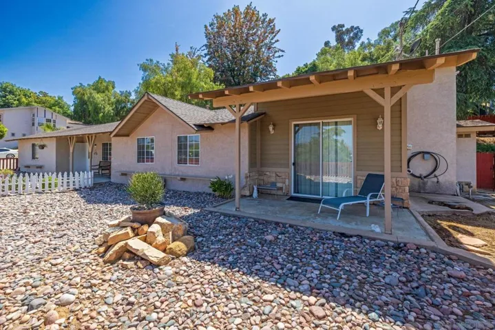 9183 Paradise Park Dr, Lakeside, California 92040